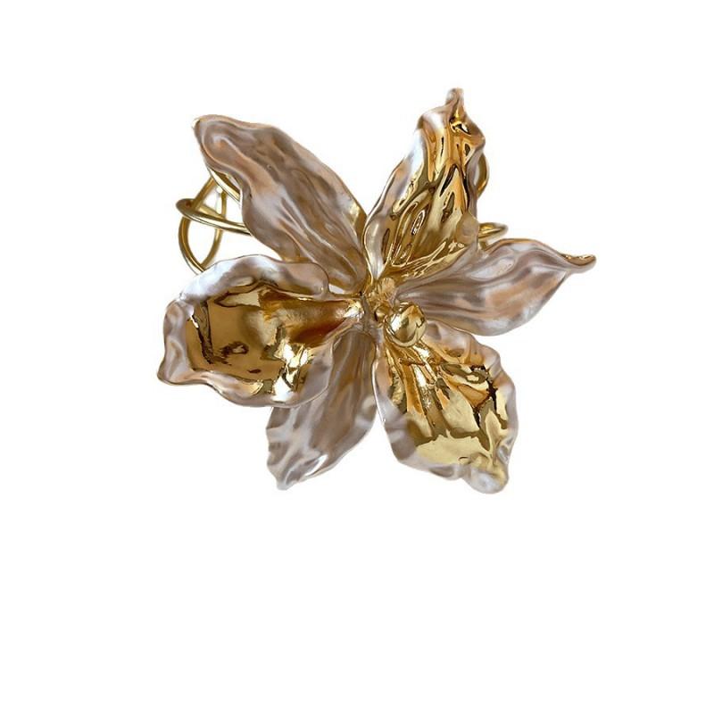 Durchbrochenes Lilienblumen-Armband Damen Vintage Chic Legierung Armreif Leichter Luxus-Stil Goldton