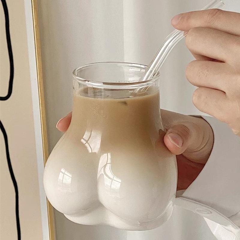 Funny Butt Shaped Glass Cup,Coffee Mug for Iced Americano/Latte,Cute Bubble Tea Tumbler,Clear Cold Drink Cup for Party Gifts
