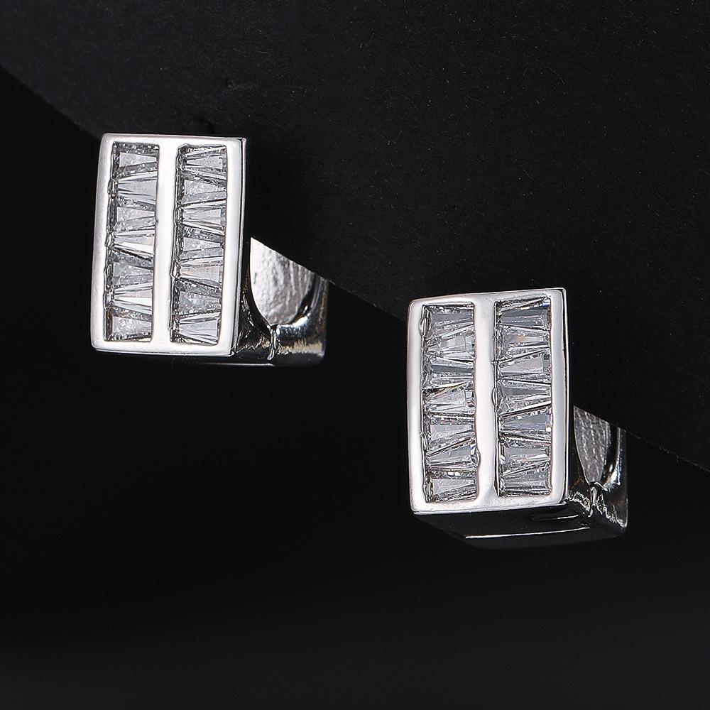 

Новые серьги-блоки в стиле легкой роскоши, универсальные, нишевые, высокого класса, в корейском стиле, модные серьги белый