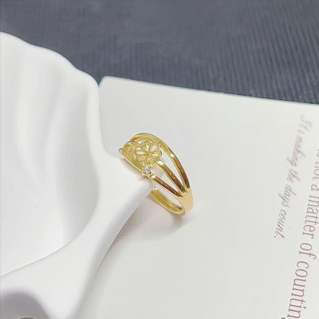 Luxus-Perlenring mit 18 Karat Vergoldung und Kupfer, dreilagiges schlichtes Oberflächen-Design