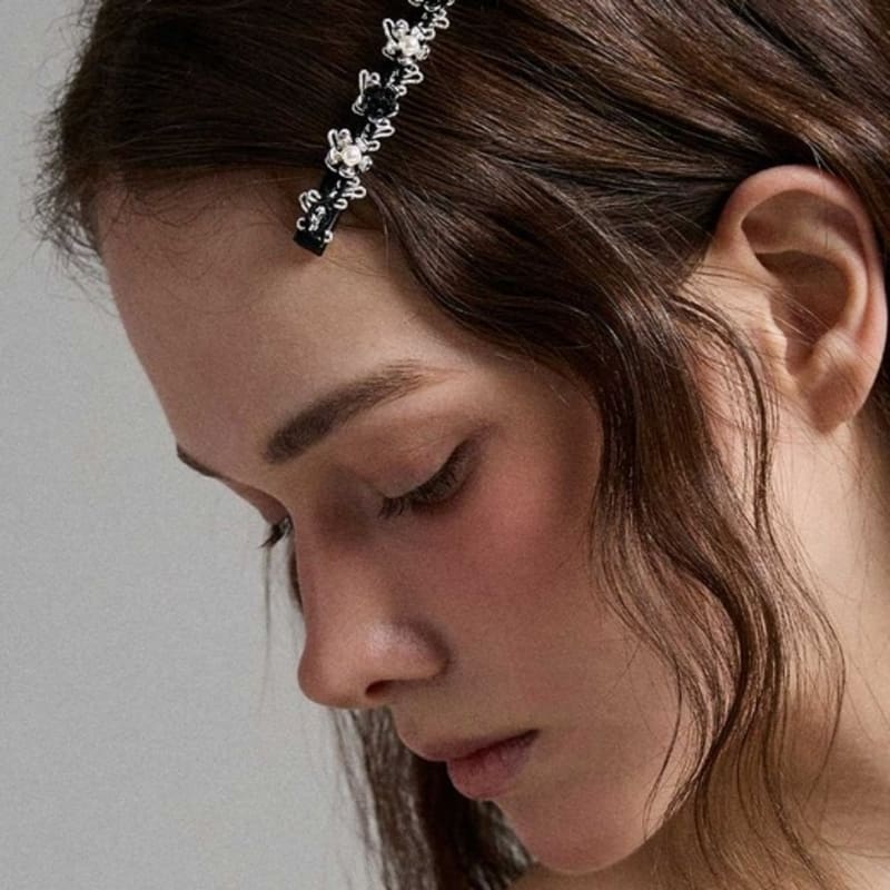 

Jean Paul Clarisse Kitsch Flower Pearl Side Clip Pin LFSL0317 gold