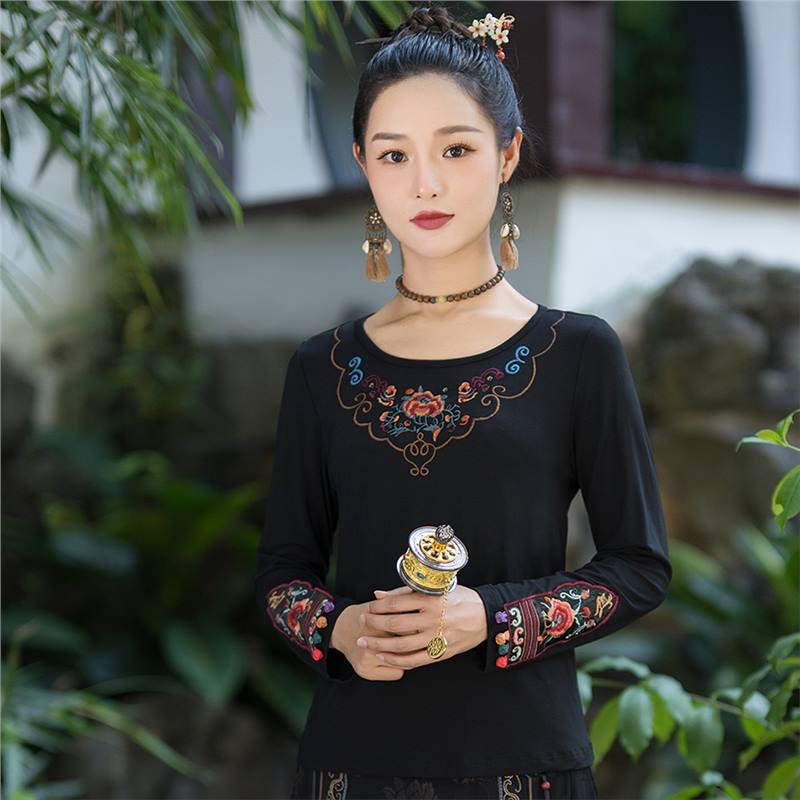 

Women s Ethnic Style Embroidered Round Neck Slim T-Shirt XXXXL