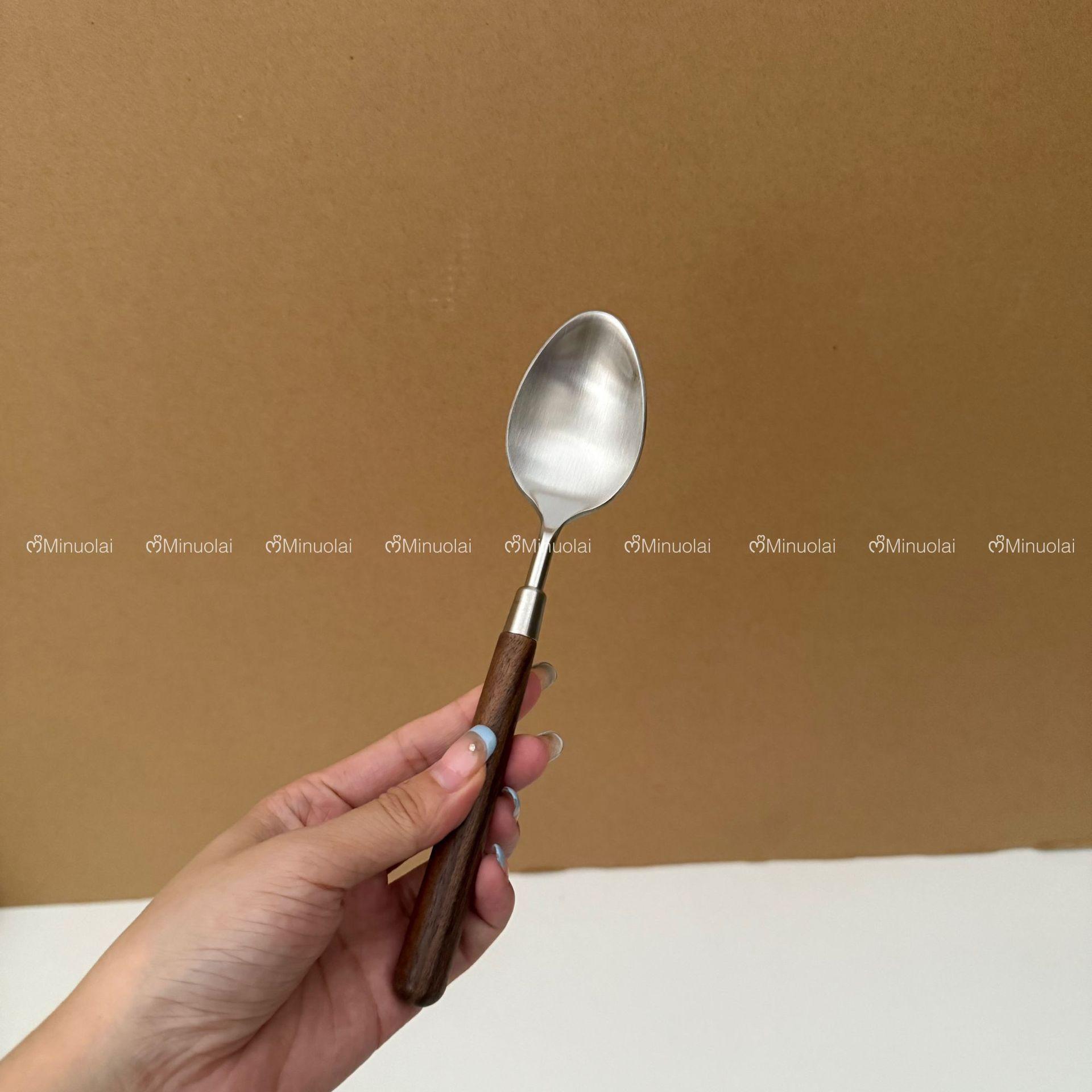 

Набор ножей, вилок и ложек из нержавеющей стали 304 с отделкой под шлифованный грецкий орех, матовая высококлассная западная посуда, утолщенные ножи и вилки для стейка