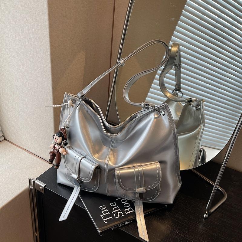 Casual Commuting Large-capacity Bag Women's New Fashion Versatile Shoulder Messenger Bag Tote Bag