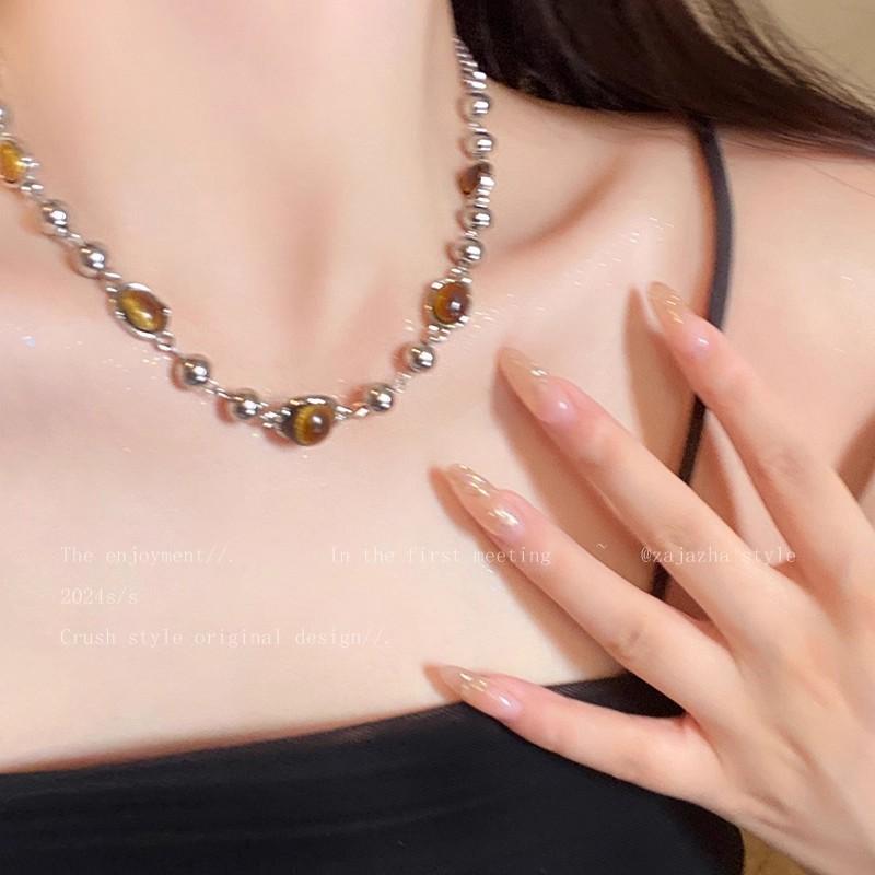 Autumn and winter Maillard tiger's eye stone beaded necklace femininity high-end sweater chain retro simple accessories