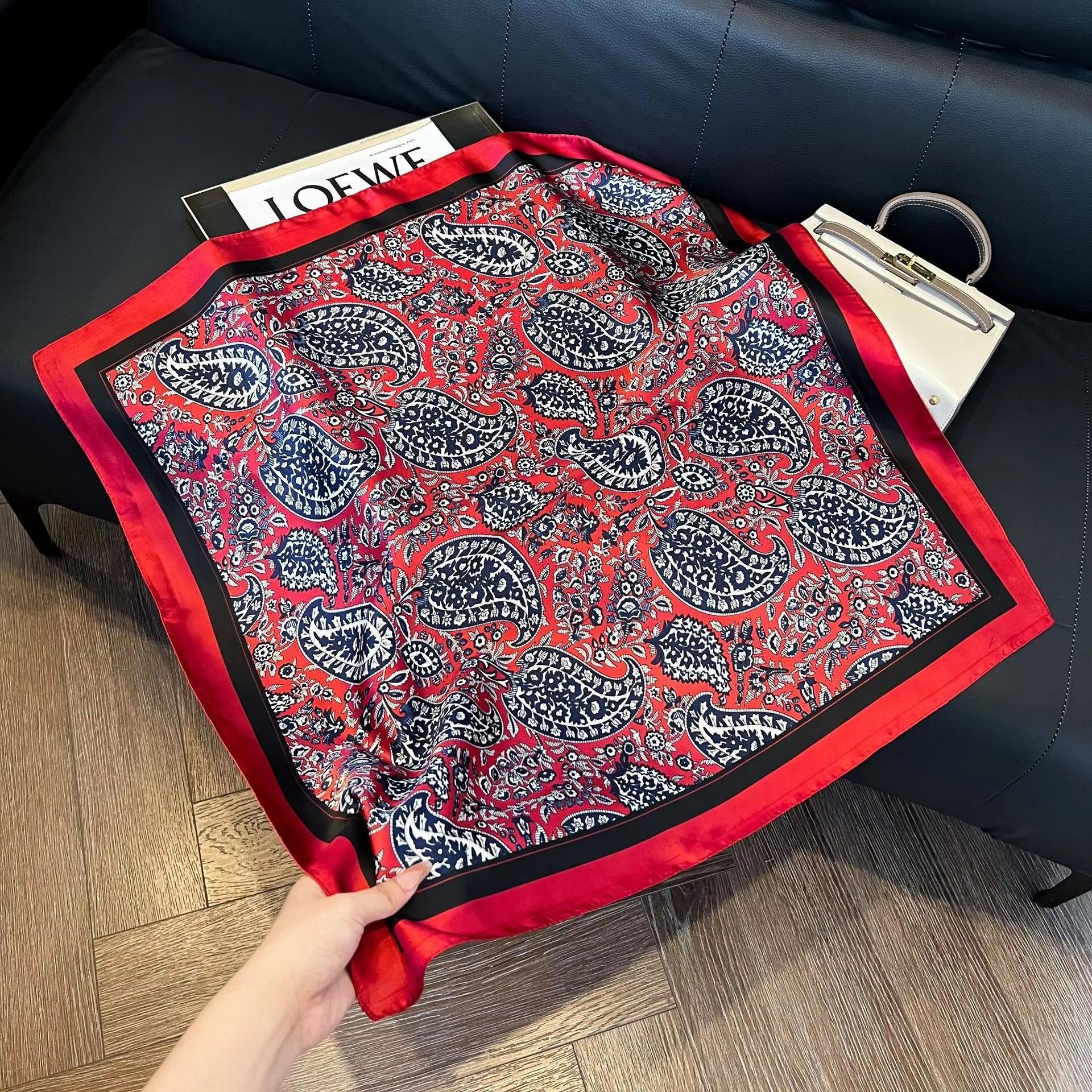 Nieuwe Luxe Cashew-print Zijden Sjaal Dames Elegant en Veelzijdig Satijnen Hoofddeksel Tas Kleding en Accessoires 70cm Vierkante Sjaal 70x70cm