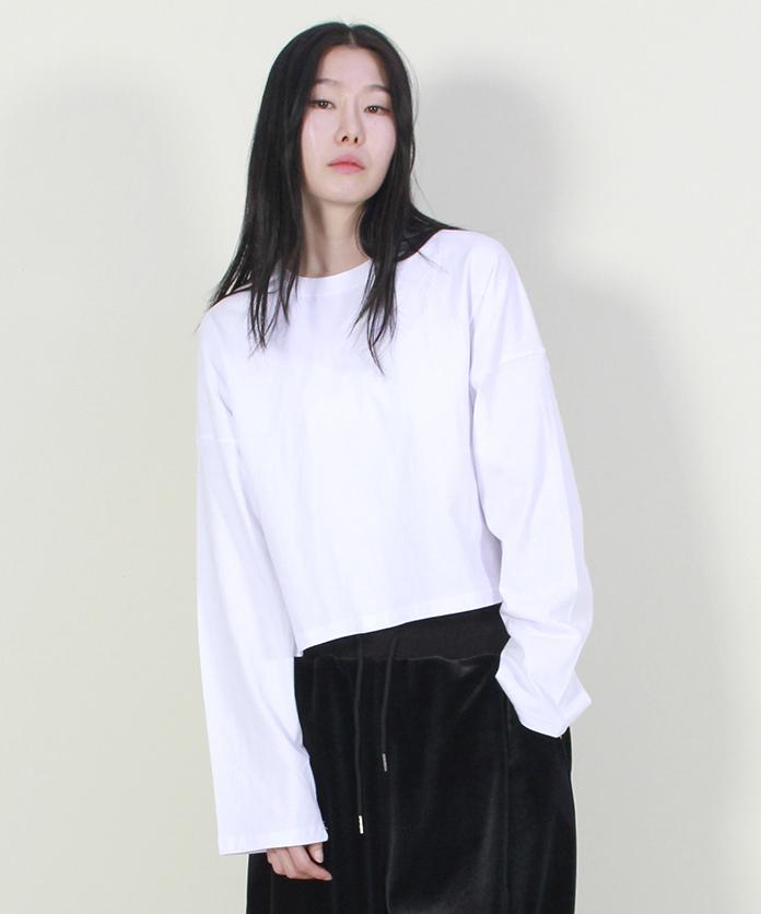 Deumakeu Oversized Semi-Crop Long Sleeve Tee White