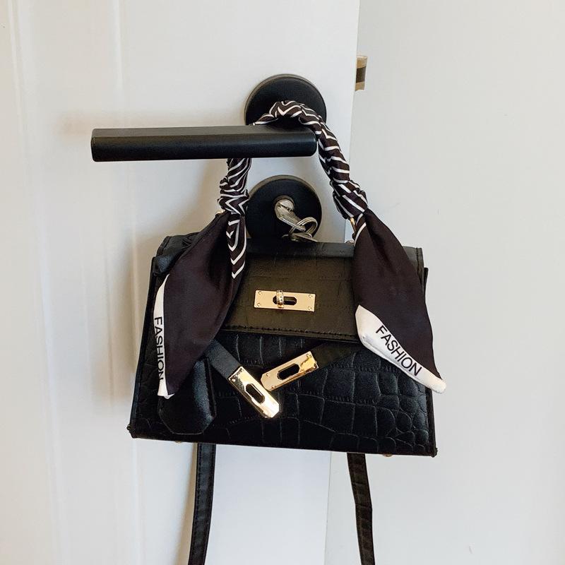 

Высококлассная текстура, темперамент, атмосферная универсальная женская сумка, простая для поездок на работу и красивая наплечная сумка-мессенджер чёрный