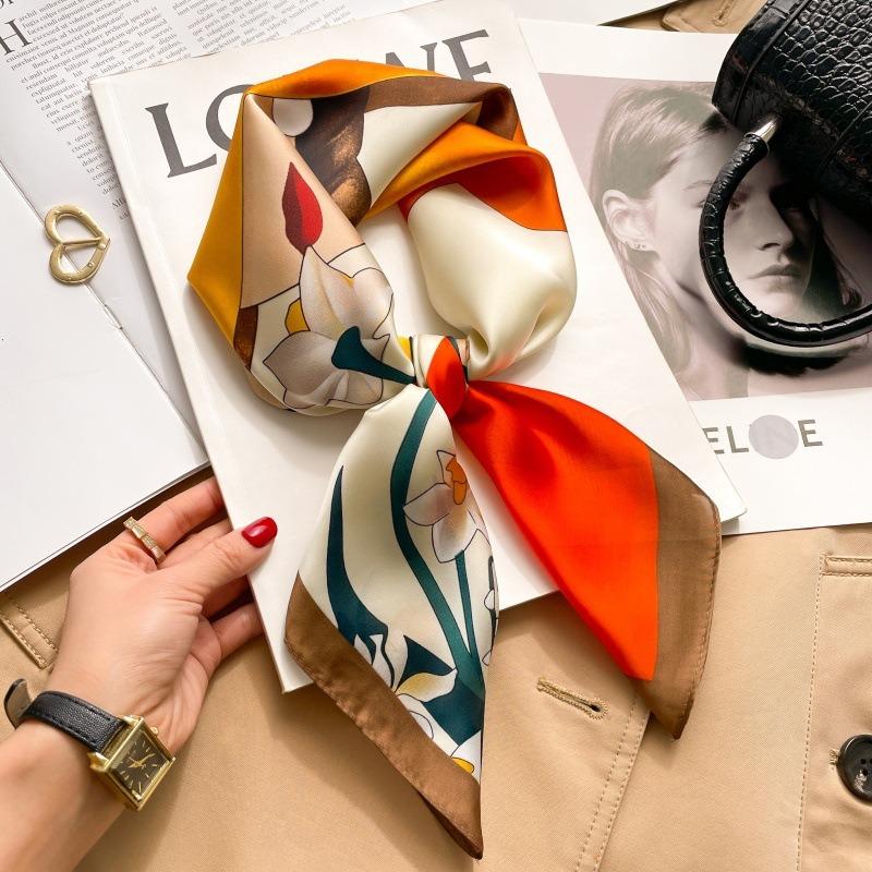 Zhang Ruonan silk scarf women's spring and summer new fashion retro accessories scarf neck high-end small square scarf