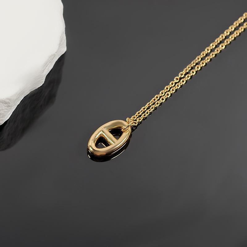 Pig Nose Polished Necklace: Women's Simple Design Clavicle Pendant - Elegant Gift for Her