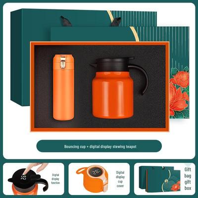 Customizable Insulated Braising Pot Gift Set