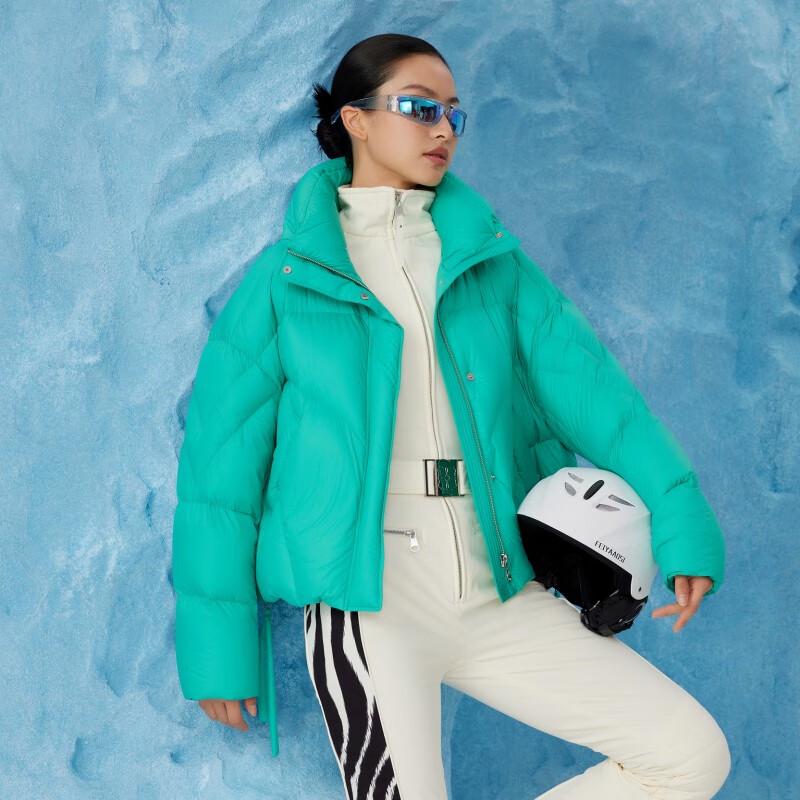 

Gejin Women s 90% Goose Down Hooded Short Puffer Jacket M