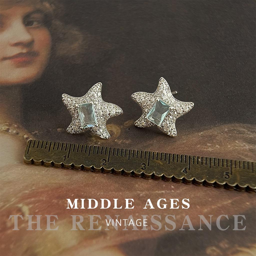 

Full of zircon starfish stud earrings Light luxury Patrick Star earrings Personalized fun ear jewelry срібний