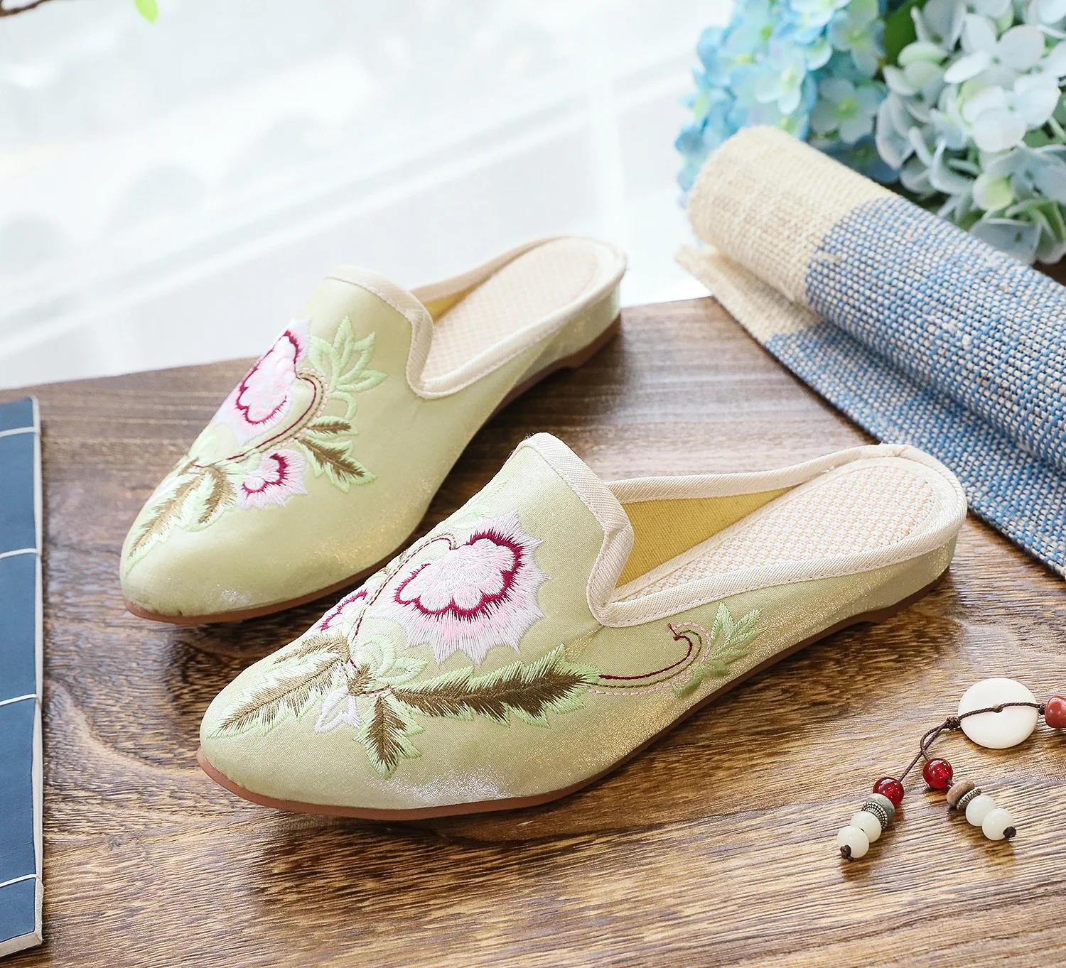 

2025Летние тапочки в китайском стиле Харадзюку Женская обувь для женщин Повседневная Винтажная вышивка Этнический стиль Уличная одежда 43