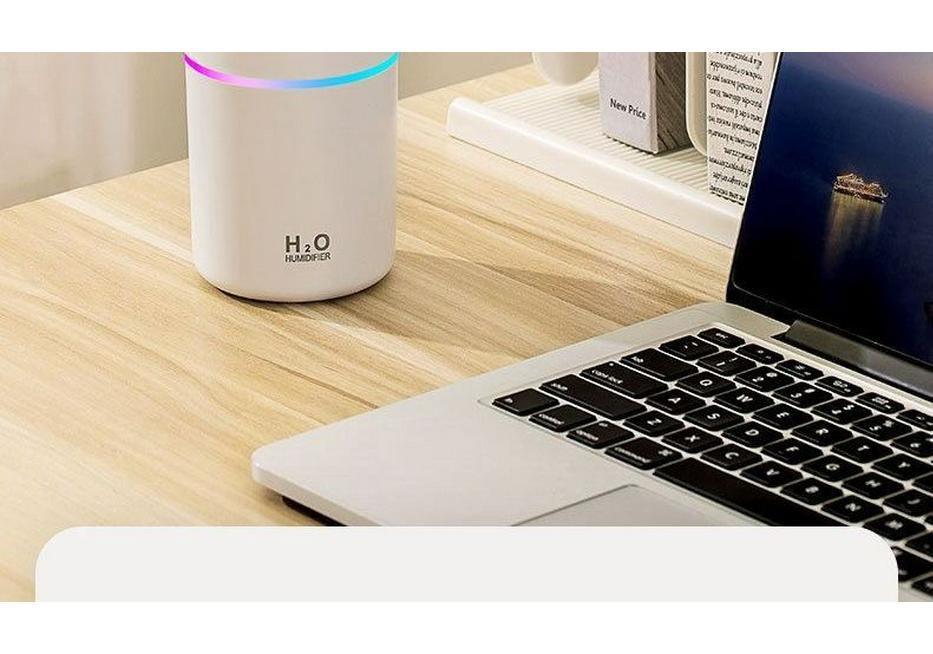 USB-Powered Silent Mini Humidifier for Home and Bedroom, Large Mist Volume, Air-Conditioned Room Aromatherapy Device.