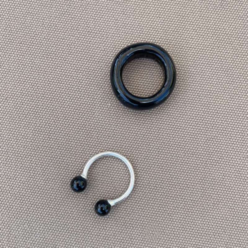 APIOH BLACK GLASS RING
