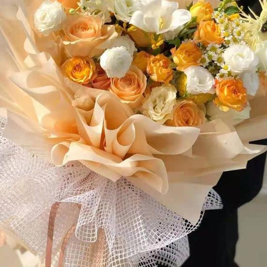 1 Roll Flower Wrapping Mesh Paper Decorative Eye-catching Polyester Craft Supplies Flower Wrapping Paper for Bouquet