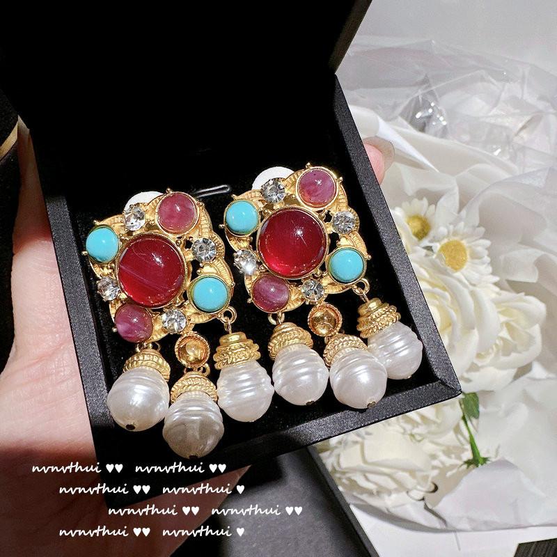 Elegant Women Men Fashion Classic Crystal Pendant Earrings For Women Girls Vintage Palace Style Gorgeous Ear Rings Jewelry