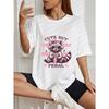 Süßes, aber wildes Waschbär-Grafik-T-Shirt Weiß Süßer Waschbär mit rosa Schleife und Herz-Sonnenbrille trinkt Smoothie Aufdruck Lässiges Sommer-Oberteil für Damen