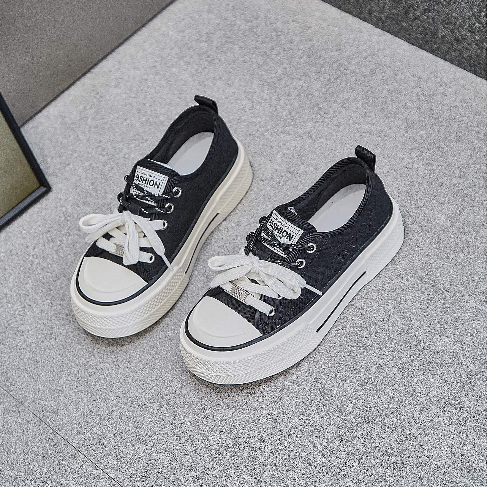 

Leather little white shoes women s spring and summer new high-end feeling not tired feet casual board shoes thick-soled non-slip canvas shoes 40 чорний