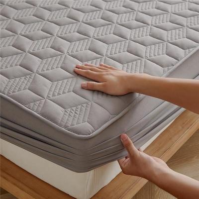 Quilted Mattress Cover 100% Cotton Bedcover Thicken Mattress Pad Protector Fitted Sheet Bedcloth Bedspread No Pillowcases