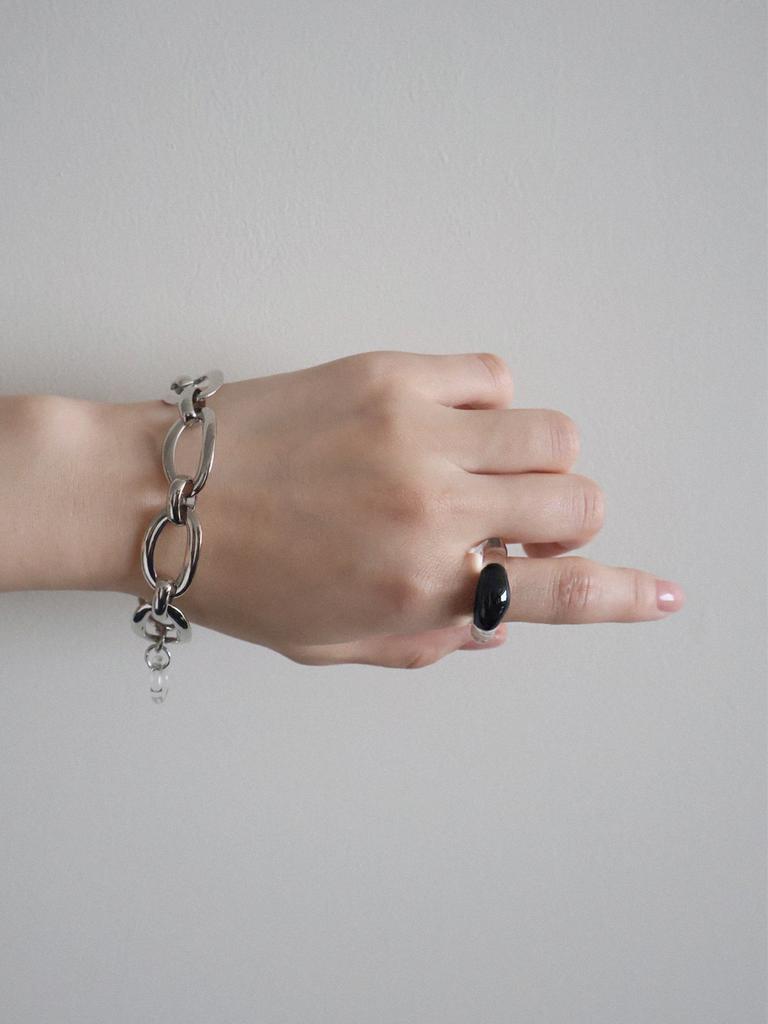 Apioh Black Wave Ring