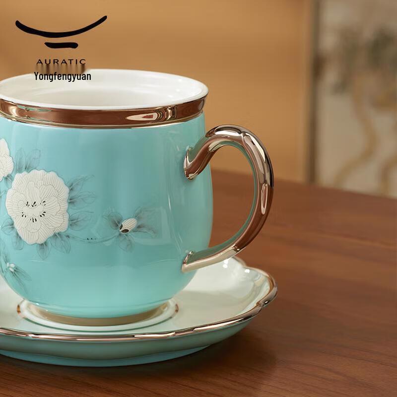 Yongfengyuan Madam Porcelain Hand-painted Blue Covered Cup Set