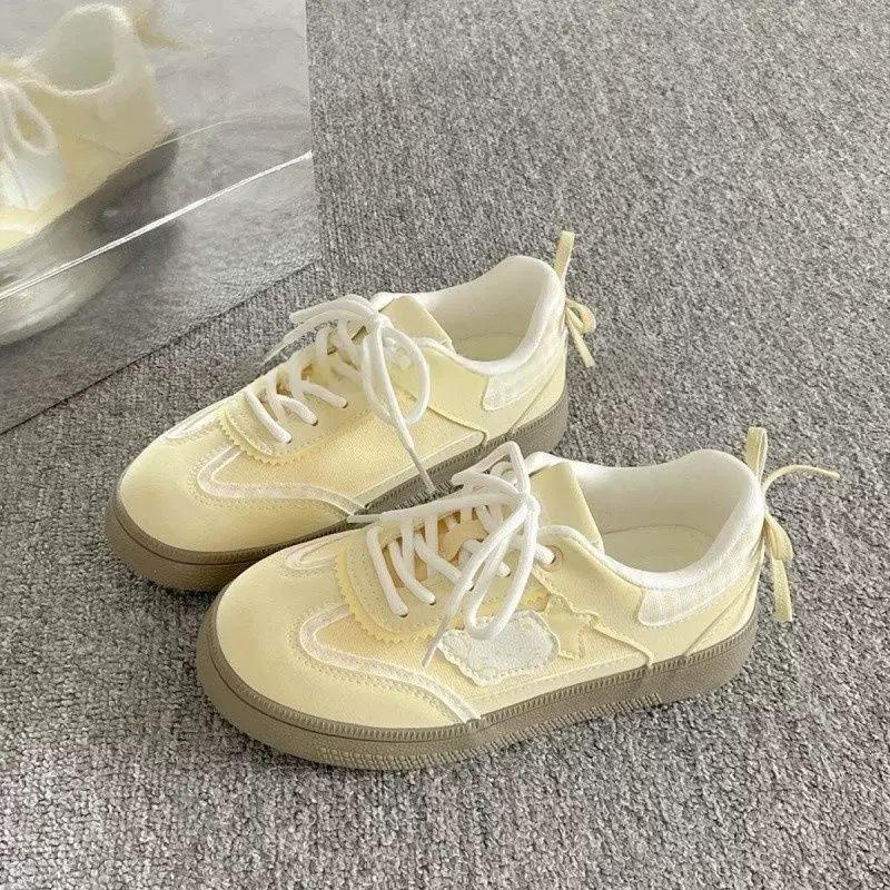 Hong Kong Style Retro Niche Moral Training Shoes Women's 2025 Star Kitten White Shoes Breathable Casual Board Shoes Dopamine Tide