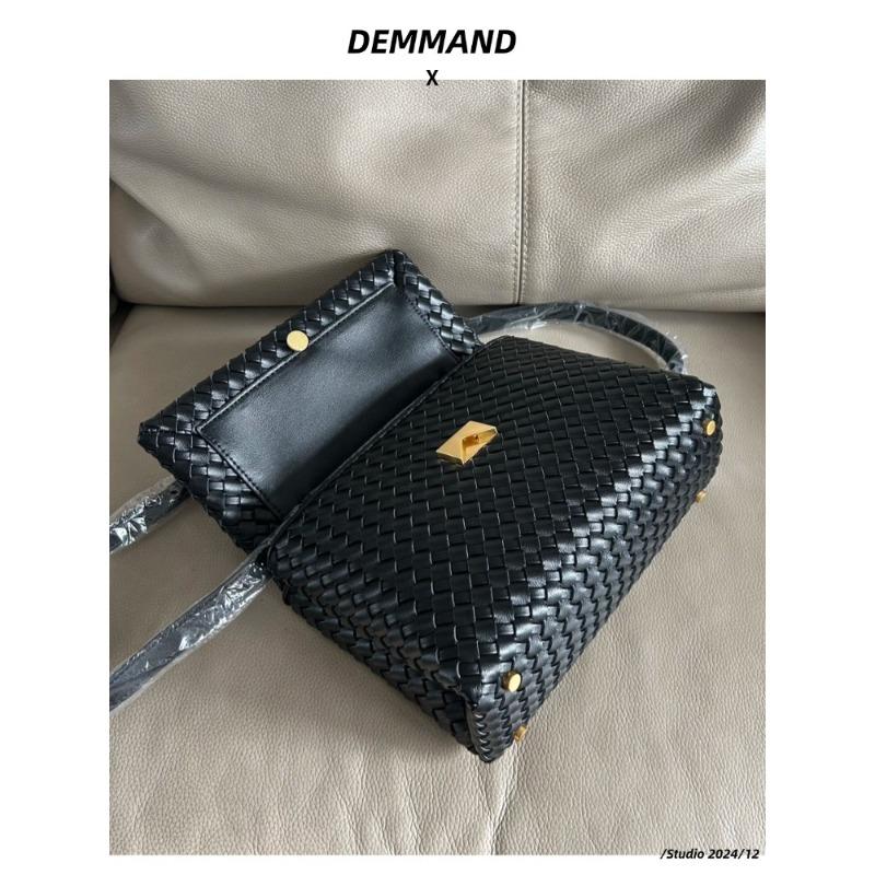 Handmade Woven New Armpit Bag Fashionable And Versatile For Commuting Large Capacity Handbag Trendy Texture Crossbody Women's Bag