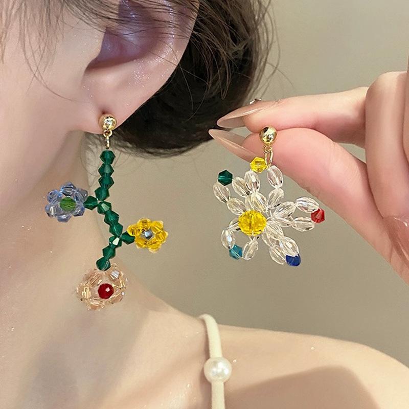 Small Fresh Sweet Beaded Asymmetrical Flower Stud Earrings Women French Pastoral Gentle Cute Playful Pierced Ear Jewelry