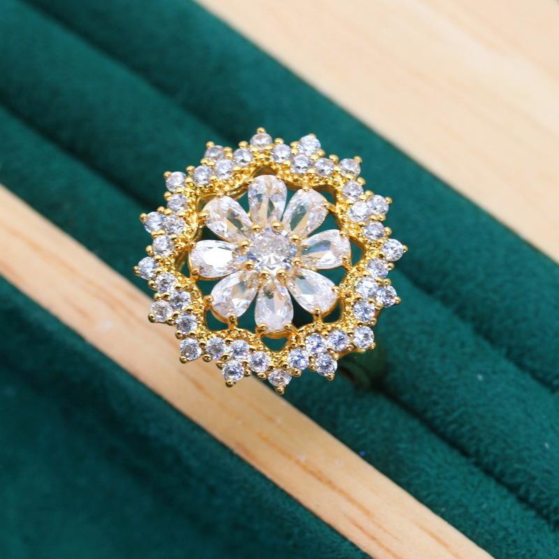 Květinový model Evropa a Spojené státy Nejprodávanější šperky Zirkonový náhrdelník Náušnice Prsten Zlatá šperková sada