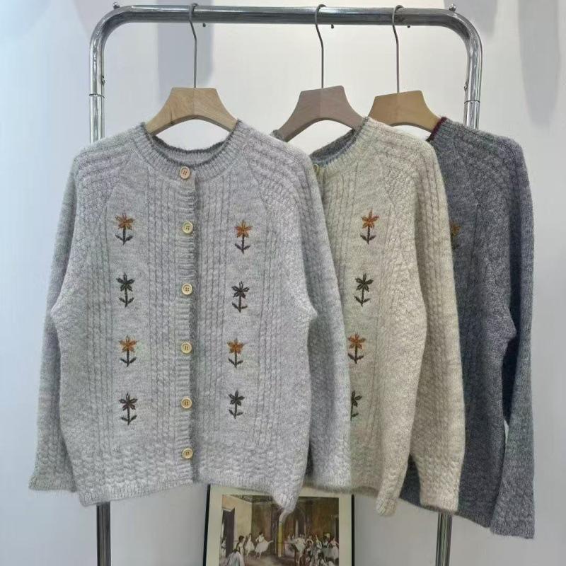 Retro Embroidered Flower Crew Neck Sweater Jacket Women's Autumn and Winter New Gentle Wind Soft Waxy Versatile Soft Waxy Knitted Cardigan