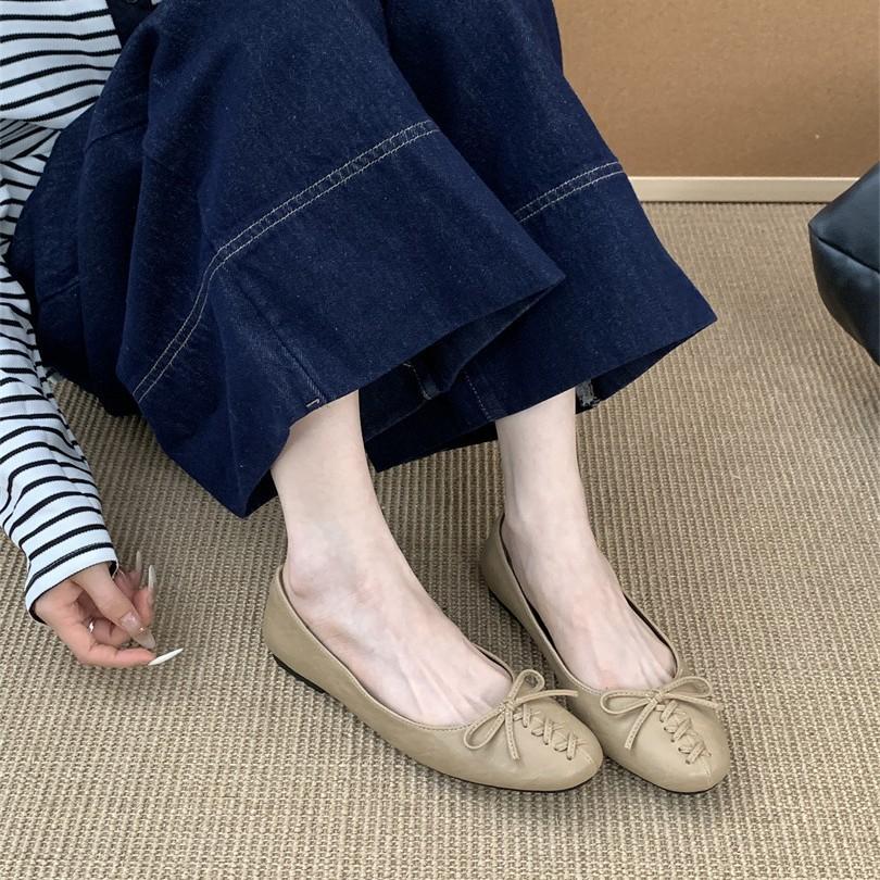 French Square Head Shallow Mouth Single Shoes Women's 2025 Spring New Small Man with Skirt Doudou Shoes Women's Soft-soled Flats
