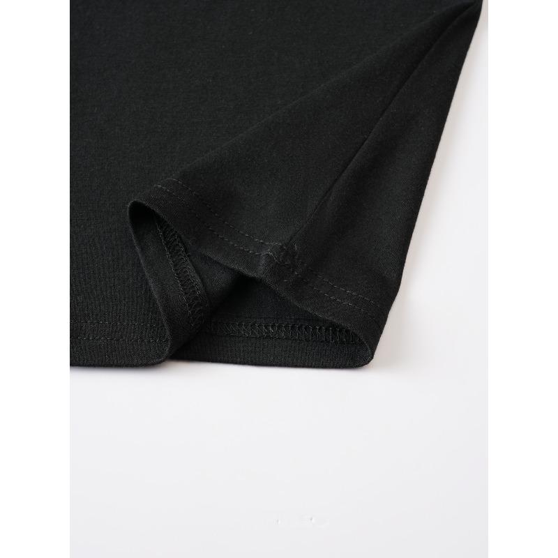 Herren Knopf-Henley-T-Shirt mit kurzen Ärmeln.