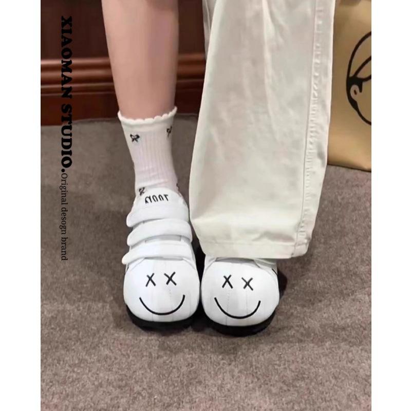 2025 soft leather ugly smiling face bread shoes women's inner height increase Velcro platform white shoes sports and leisure single shoes