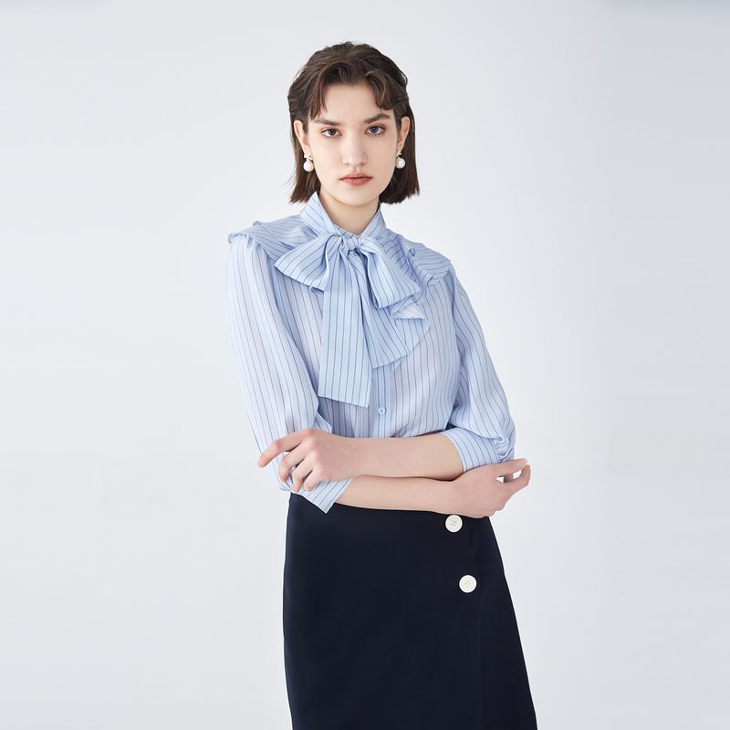 

Obeg Silk Shirt New Tie-Neck Bow Light blue strip 170/L/40