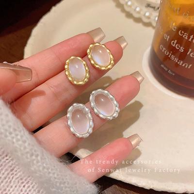 French Retro Opal Geometric Stud Earrings Women's Niche Simple Personalized Earrings 2025 New Ear Jewelry