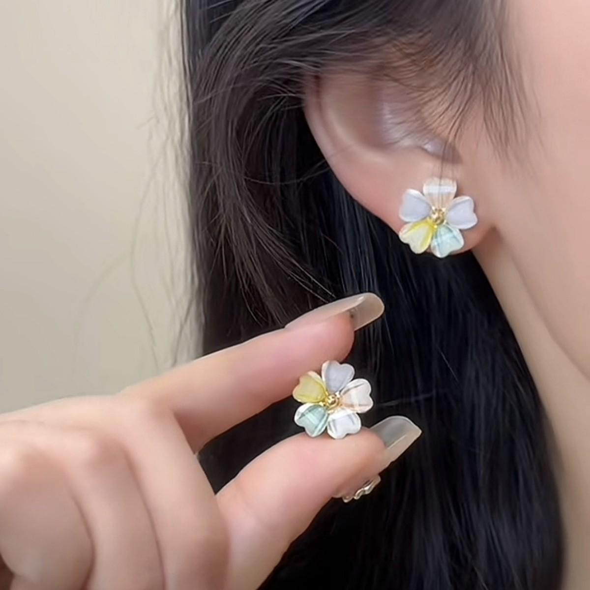 Colorful Petal Stud Earrings - Elegant, Simple, and Fresh Floral Design