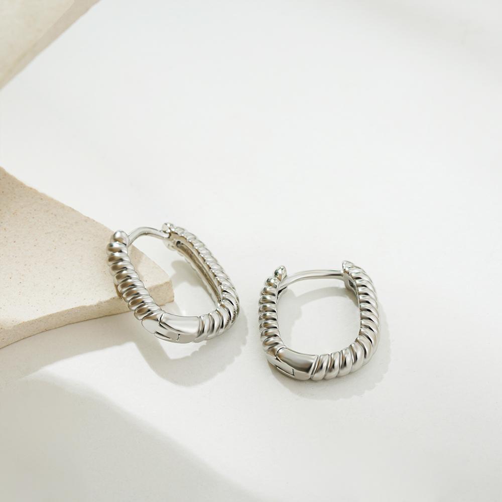 Fashion Twist Hoop Earrings for Women Gold Color U Shape Huggies Ear Buckle Waterproof Earring Vintage Jewelry Gift