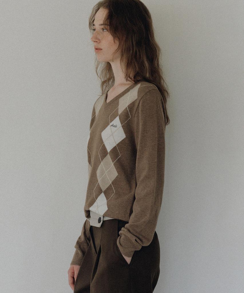 ANDNEEDS Eddy Argyle V-Neck Knit (Camel Brown)