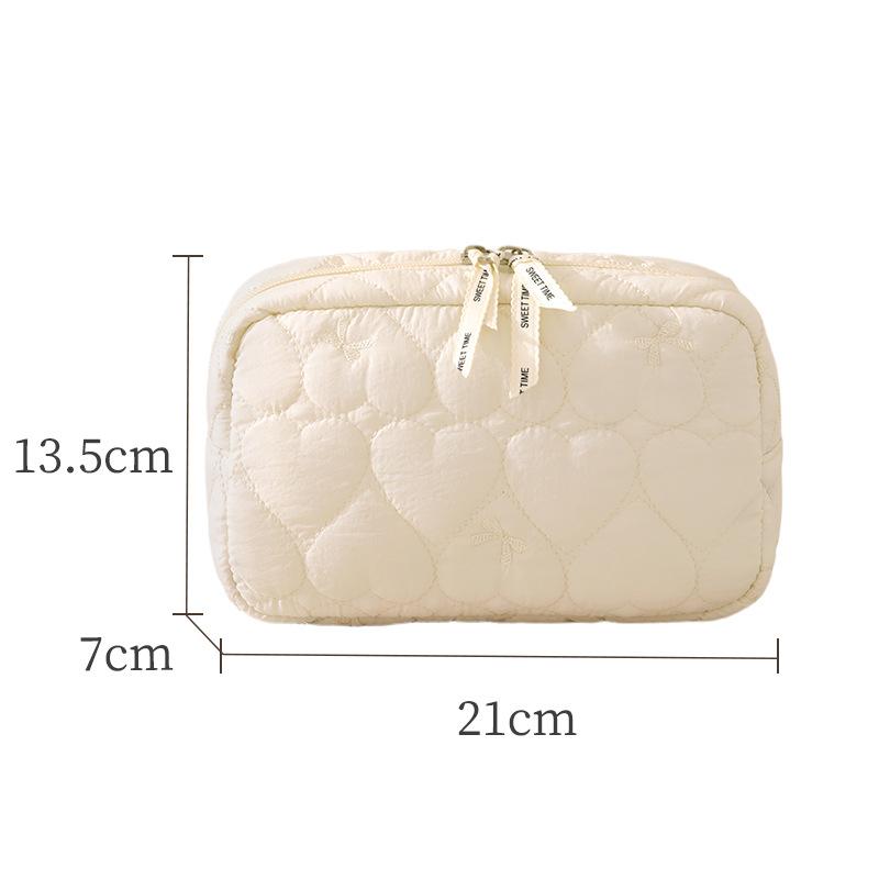 Soft Puffy Heart Quilted Cosmetic Bag Large Capacity Durable Zipper For Daily Travel Skincare Makeup Storage