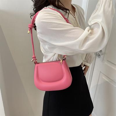 Niche Design Retro Messenger Bag 2025 Summer New Fashion Trend Armpit Bag Simple Shoulder Messenger Bag Women