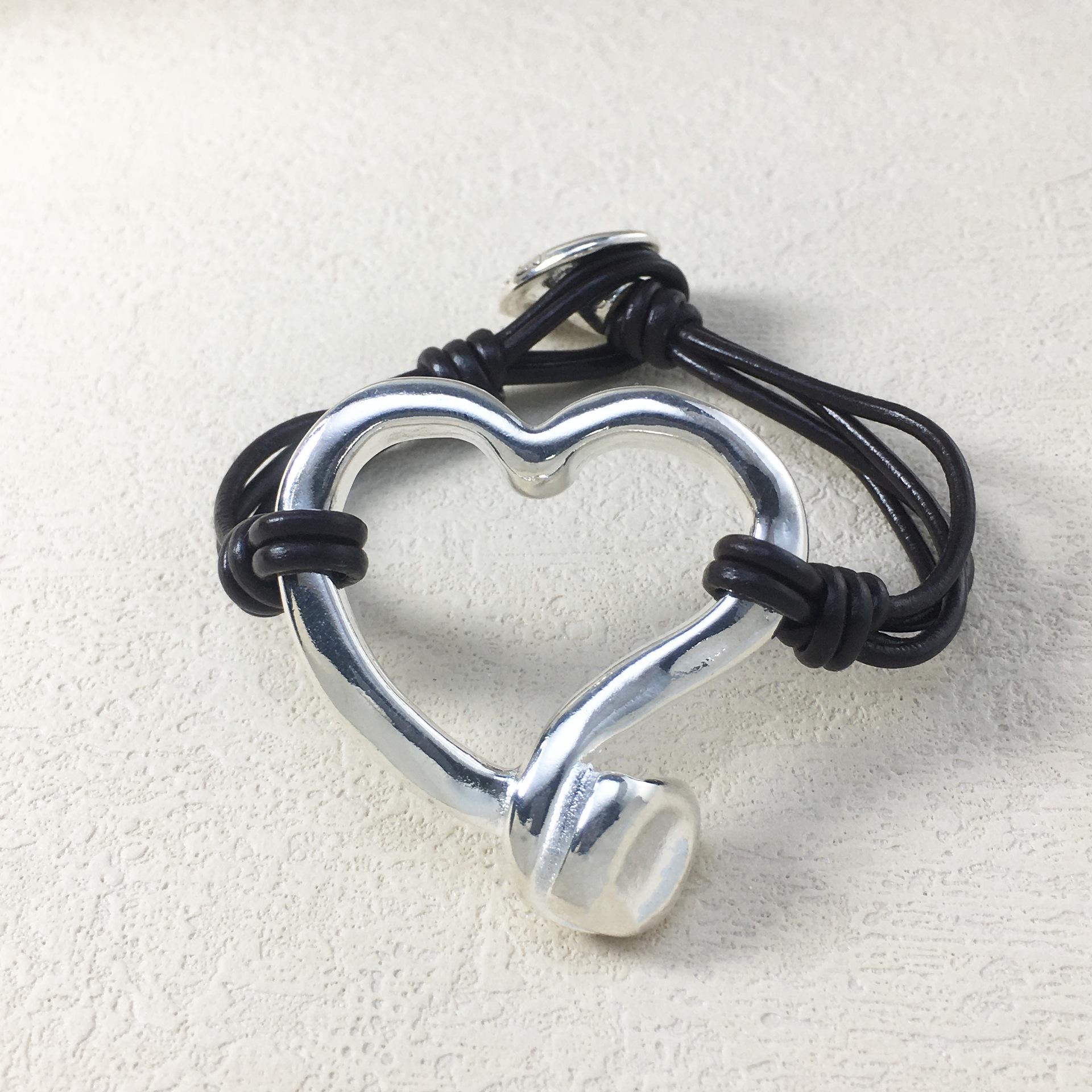 2024 UNOde50 Exquisite Heart-Shaped Bracelet: Trendy, High-Quality Romantic Gift for Women