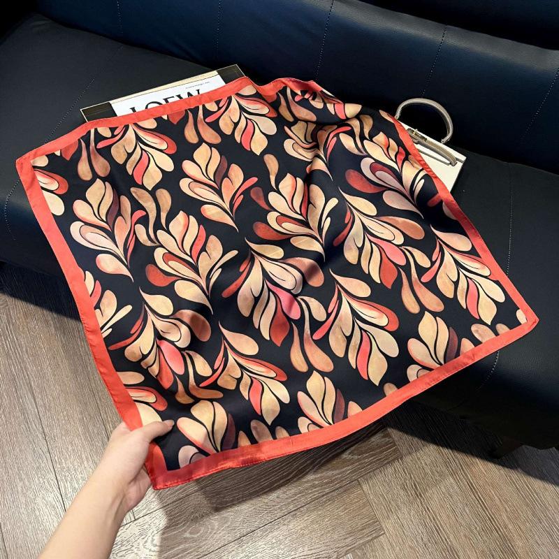 Fashion Black and White Printing Temperament Square Scarf Imitation Silk Korean Version Decorative Scarf Scarf Professional Decorative Shawl Silk Scar