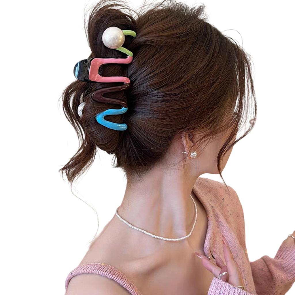 Elegant Acrylic Hair Claw Clip for Women Fashionable Barrettes Secure Ponytail Holder for Daily Use and Special Occasion