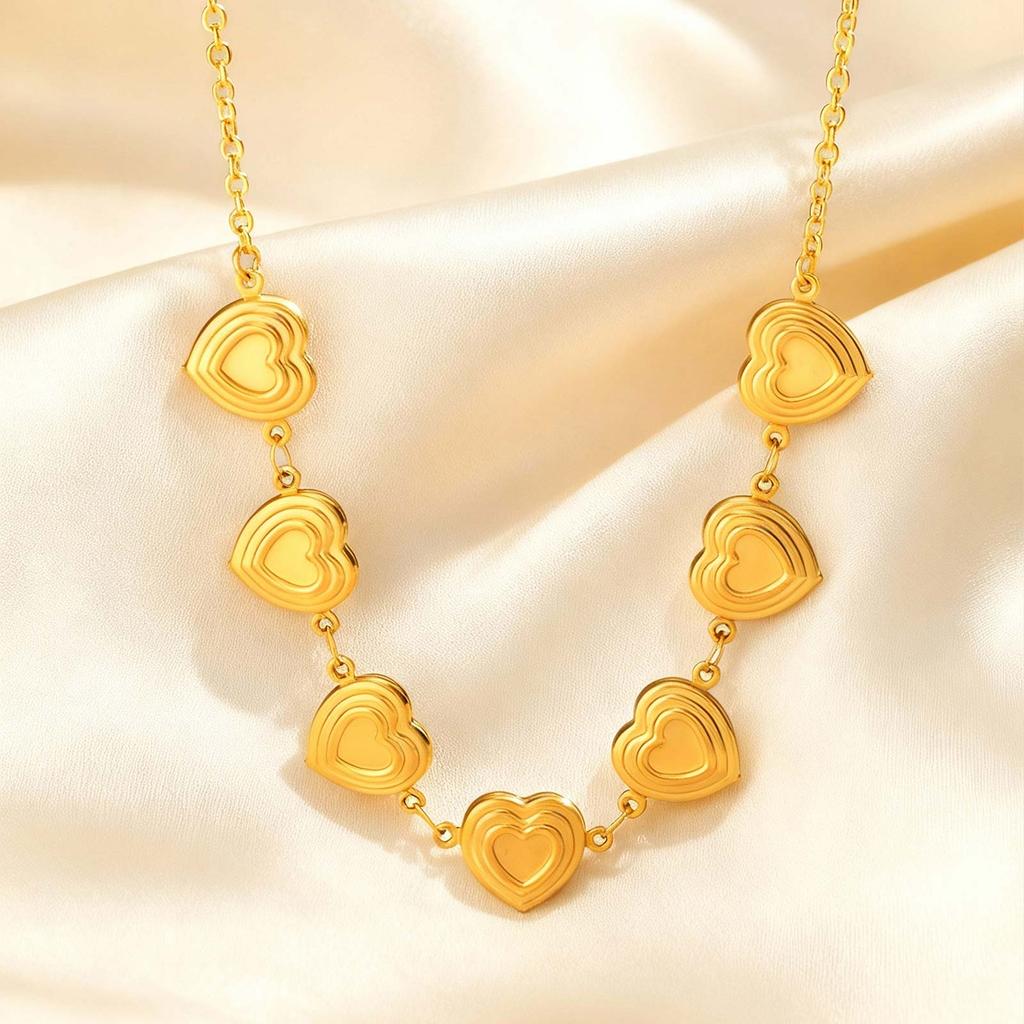 Unique Hollow Strawberry Heart Shape Necklace for Women,18K Gold-plated Stainless Steel Chain Necklaces,Fashion Jewelry Gift