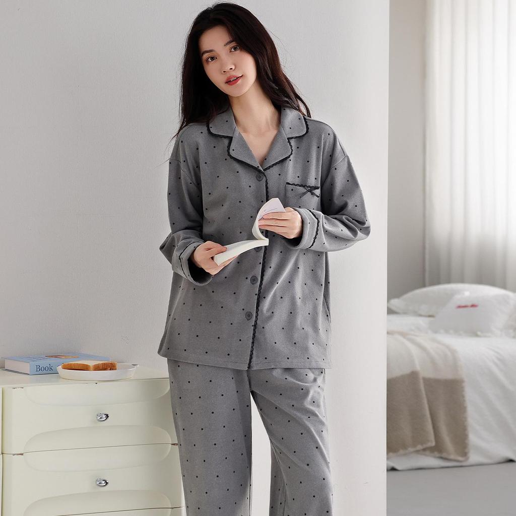 Winter Velvet Women's Pajama Set: Long Sleeve, Turn-Down Collar, Thickened for Home or Casual Outings.