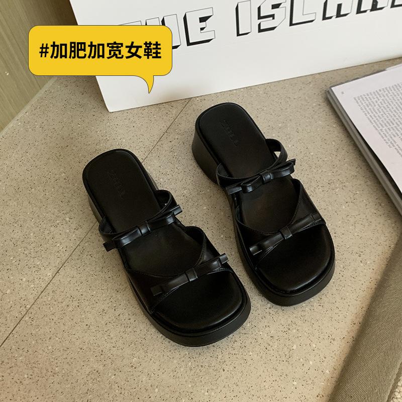 

Fashion Thick soled sandals for women in summer 2025 with a straight strap for outdoor wear Beach slippers for women 45 чёрный