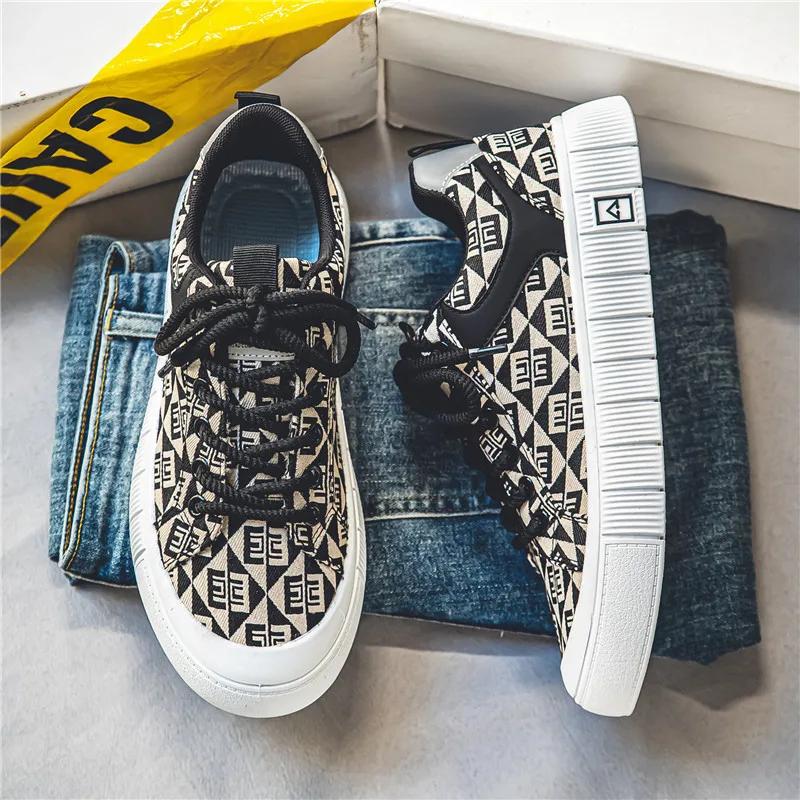 Fashion Luxury Men's Sneakers Zapatos Para Hombres Fashion Trend Versatile Casual Board Shoes Lightweight and Breathable Running Shoes