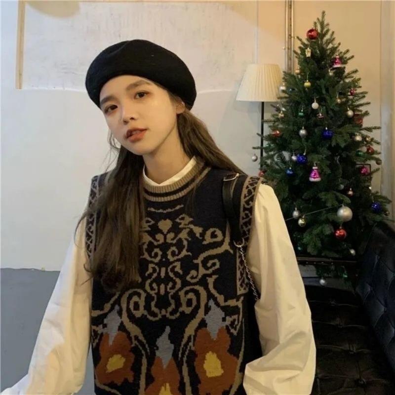 Retro Embroidered Style Knitted Vest Women's Round Neck Knitted Pullover Sleeveless Top Thin Sweater Commuting Casual Autumn